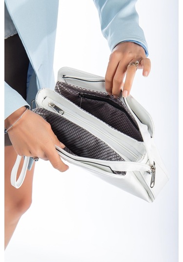 Kadın Portföy Cüzdan Çanta Beyaz Rugan 3 Bölmeli Uzun Kısa Askılı-3228 Beyaz