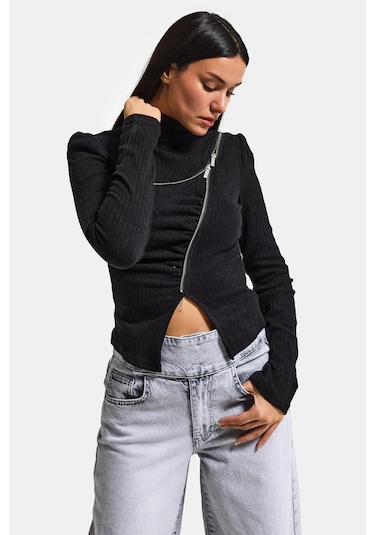 Itsbasic Kadın Siyah W5 Asimetrik Kesim Fermuar Detaylı Özel Tasarım Crop Top