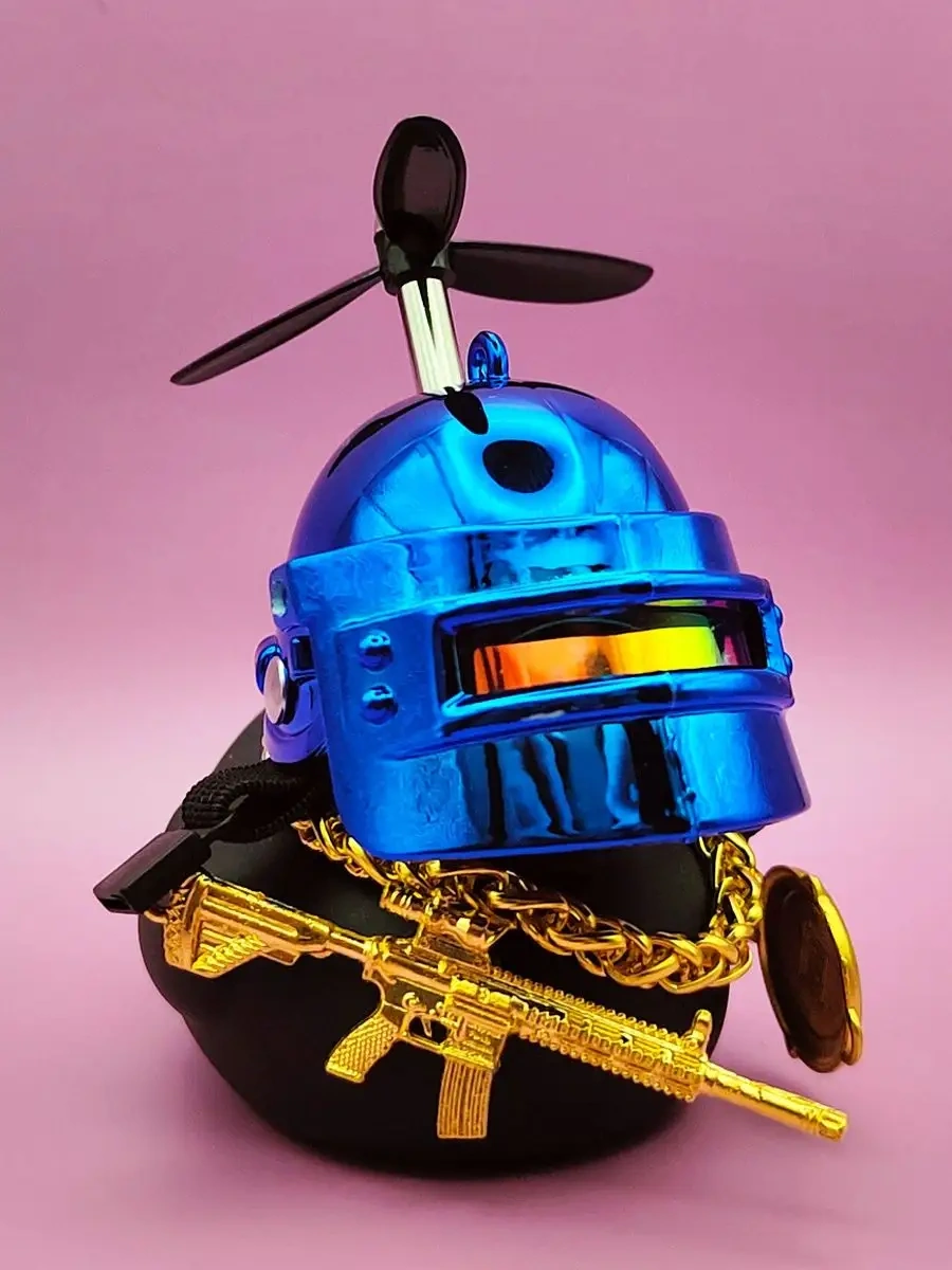 Market Alls Aracın İçinde Kasklı Ve Gözlükleri Olan Ördek 138029754