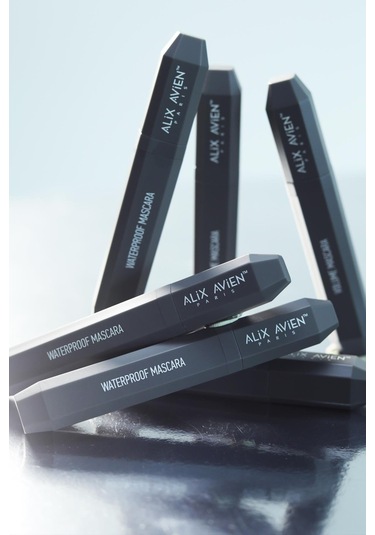 Alix Avien Suya Dayanaklı Yoğun Pigmentasyonlu Hacim Veren Doğal Kıvrımlı Siyah Maskara Waterproof Mascara