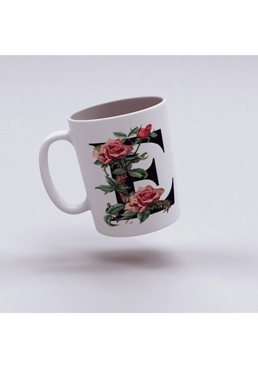 E Baş Harf Kırmızı Güller İle Sarılı Bardak 330 Ml Kişiye Özel Çiçekli Hediye Beyaz