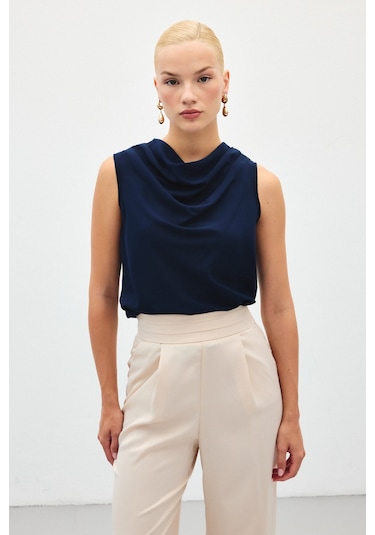 Sateen Degaje Yaka Kolsuz Bluz - Lacivert