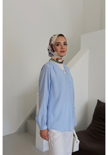 Moonsc Kadın Regular Fit V Yaka Önü Brit Detaylı Mavi Tesettür Gömlek