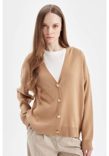 Defacto Relax Fit V Basic Düz Düğmeli Triko Hırka C5282AX24AUBG389 Bej Defacto Relax Fit V Basic Düz Düğmeli Triko Hırka C5282AX24AUBG389 Bej