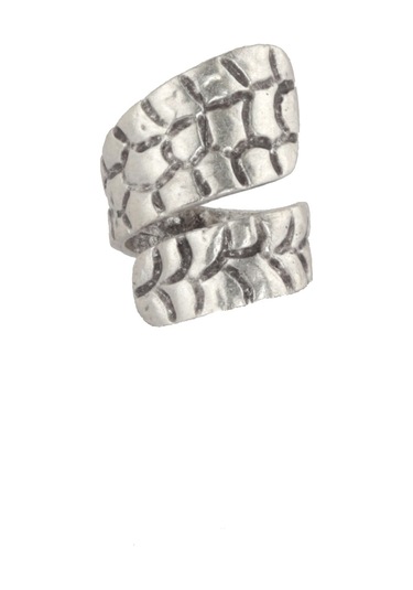 Kadın Antik Gümüş Kaplama Dolama Model Kabartma Dokulu Yaprak Formlu Yüzük Gümüş