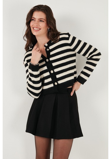 Lela Çizgili Oversize Fit Bisiklet Yaka Düğmeli Crop Triko Bayan Hırka 4615567 Siyah