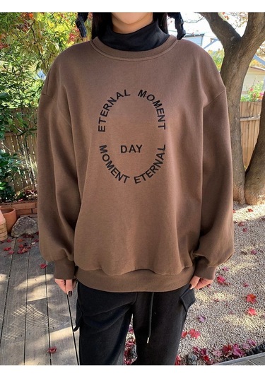Kadın Kahverengi Moment Baskılı Oversize Sweatshirt Kahverengi