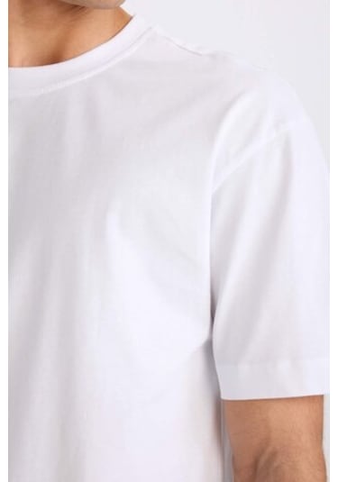DeFacto Oversize Geniş Kalıp Bisiklet Yaka Basic Düz Kısa Kollu Beyaz Tişört E6885AXNSWT34