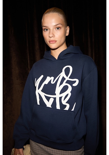 LIORAEN Kadın Baskılı Relaxed Kanguru Cepli Kapüşonlu Lacivert Sweatshirt