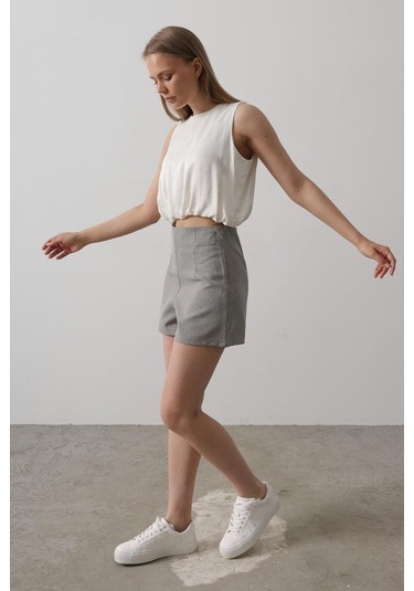 Gülsüm Aydın Saten Kolsuz Belki Lastikli Bluz - Ekru Ekru