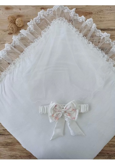 Yenidoğan Hanımeli Desenli Taç Nakışlı Delüks Kundak Bebek Battaniyesi Ekru Ekru