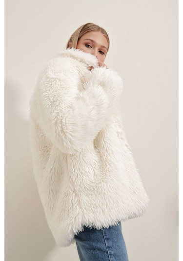 Giyim Dünyası Kadın Tüylü Peluş Mont Ekru 001