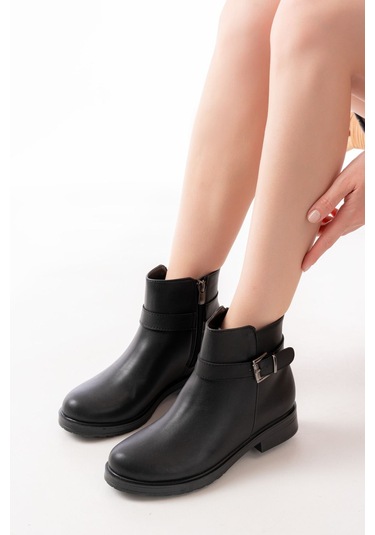 165-204/1 Siyah Toka Aksesuarlı Fermuarlı Günlük Kadın Bot Beyaz