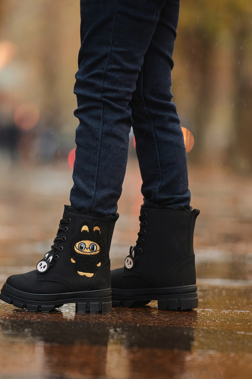 Kız Çocuk Figür Detaylı Fermuarlı Bot Siyah - Siyah