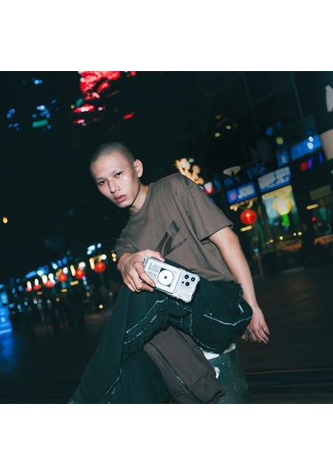 Skinarma Nexus Nova Kablosuz Ve Pd Hızlı Şarj Özellikli Standlı Powerbank 20w 5000mah Açık Gri