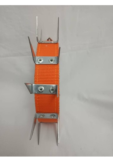 Kozaklı U Çivili Köpek Tasması Turuncu 70 x 4 CM