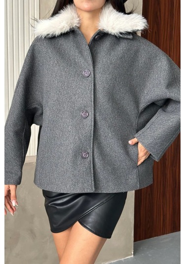 Kadın Bej Kürk Yakalı Kısa Ceket Kaşe Kumaş Oversize Geniş Kol Düğmeli Kışlık Antrasit