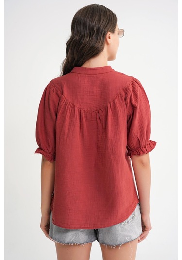 4725 Kadın Büzgü Robalı Kolu Fırfırlı Müslin Gömlek Kızılcık Kızılcık
