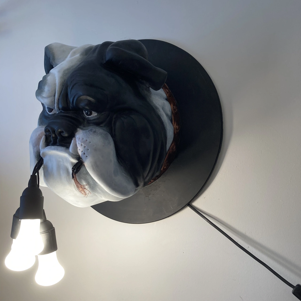 Duvar Buldog Aydınlatma Abajur Siyah Beyaz
