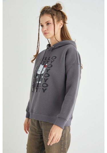Hello Kitty Lisanslı Baskılı Kapüşonlu Kalın Fit Sweatshirt Renkli