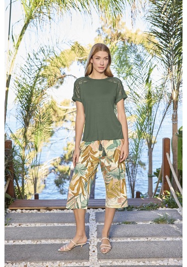 Monamise Kadın Yaprak Desenli Dantelli Kısa Kollu Kapri Takımı 25093 Yeşil