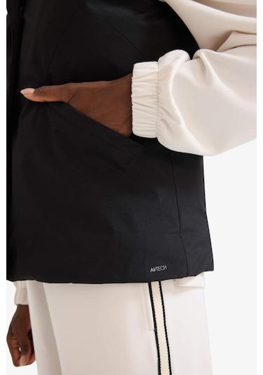 Defacto Defactofit Regular Fit Kapüşonlu Sporcu Su Geçirmez Yelek C4767ax25aubk81 Siyah