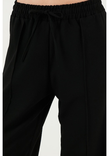 Lela Eşofman Çimalı Regular Fit Normal Bel Geniş Paça Bayan Eşofman Altı 5866260 Siyah Lela Eşofman Çimalı Regular Fit Normal Bel Geniş Paça Bayan Eşofman Altı 5866260 Siyah