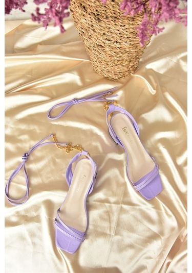 Fox Shoes Lila Kısa Topuklu Altın Zincir Detaylı Bilekten Bağlama