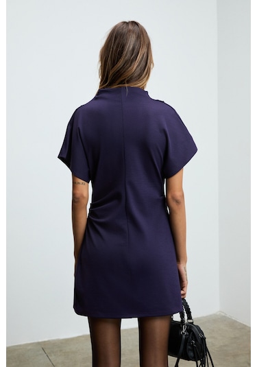 MAXINE Kadın Omuz Ve Bel Kısımlarında Pile Detaylı Dik Yaka Fermuarlı Kısa Kollu Mini Mor Elbise