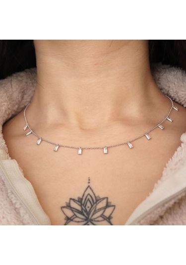 925 Ayar Beyaz Taşlı Kare Shakıra Gümüş Kolye