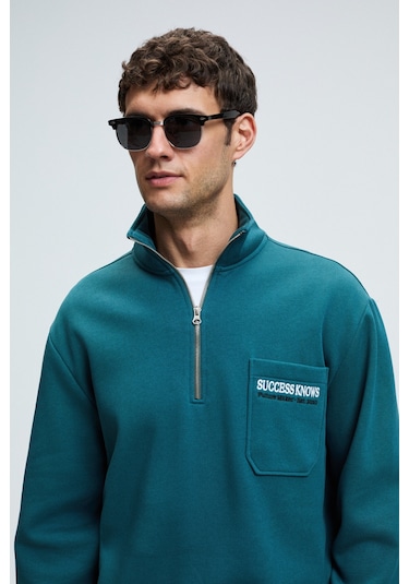 MERRICK Erkek Sırt Baskılı Cebi Nakışlı Yarım Fermuarlı Kolu Lastikli Dik Yaka Regular Fit Yeşil Swe