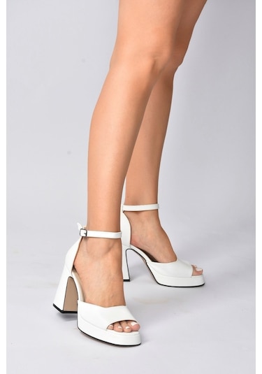 Fox Shoes Beyaz Kalın Platform Topuklu Kadın Ayakkabı K404100209