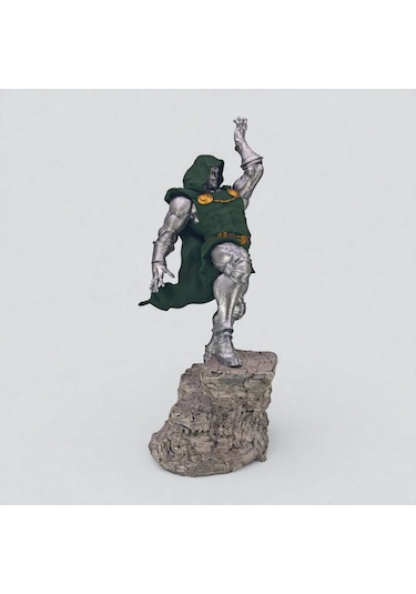 Doctor Doom Figür 30 Cm