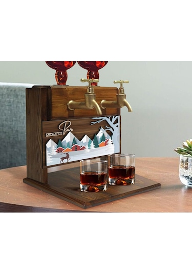 Bk Gift Kişiye Özel Kabartma Kış Tasarımlı İsimli Çift Musluklu Doğal Ahşap İçki Standı-2, İçki Standı, Doğum Günü Hediyesi, Ev Hediyesi Bitmeyen13763