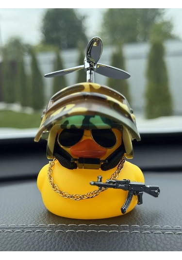 Stikerok Aracın İçinde Kasklı Ve Gözlükleri Olan Ördek 434376229