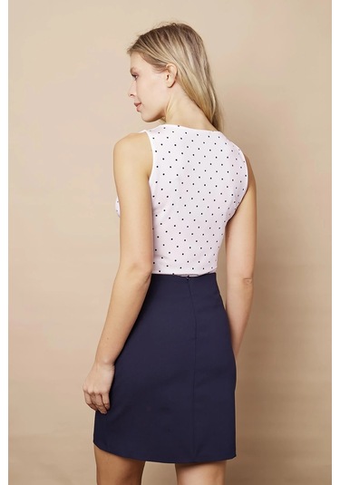 Kadın Arkadan Fermuarlı Düğme Detaylı Hafif Likralı Kumaş Diz Üstü Kalem Etek-lacivert Lacivert