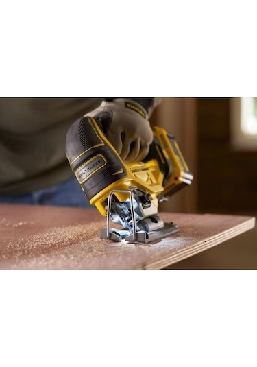 Stanley SFMCS650B 18 V 4 Ah Akülü Kömürsüz Dekupaj Testere