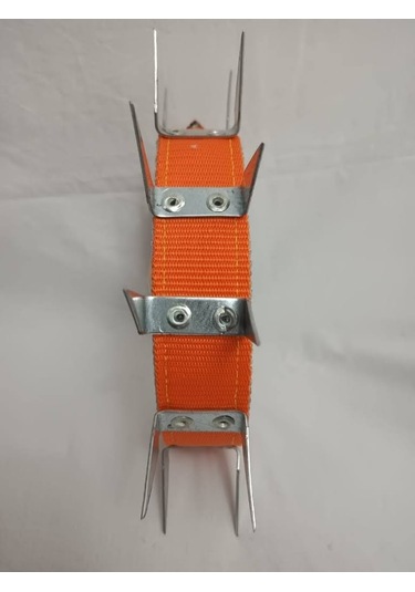 Kozaklı U Çivili Köpek Tasması Turuncu 70 x 4 CM