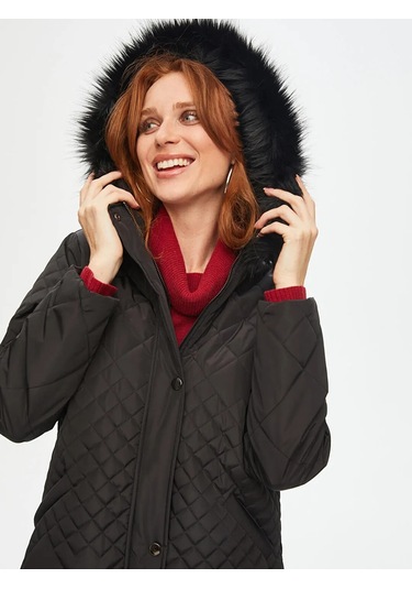 Faik Sönmez Kürk Kapüşonlu Kapitone Kadın Kaban B00041 Siyah