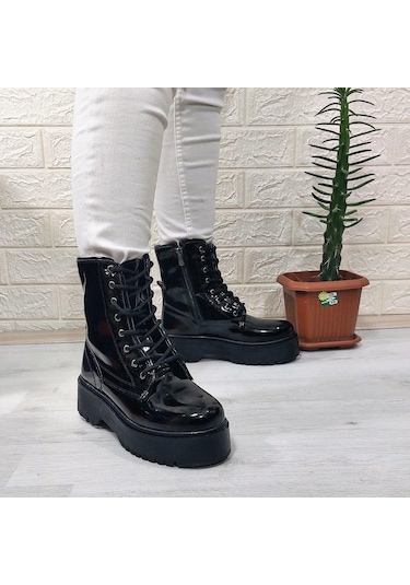 M.p 1425 Siyah Rugan 4cm Tabanlı İçi Tüylü Polar Parlak Kadın Bot 001