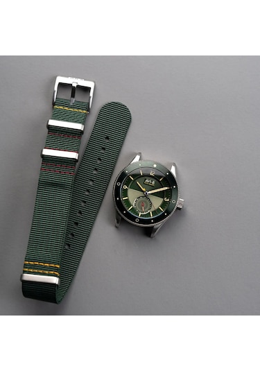 Avı-8 Flyboy Airmaster Sector Av-4112-02 Erkek Kol Saati Altın