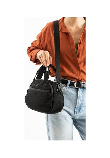Kadın Omuz Çantası Elde Tutmalı Çapraz Askılı Postacı Bayan Çantası 20 27 Cm Astarlı Hafif Kumaş Siyah