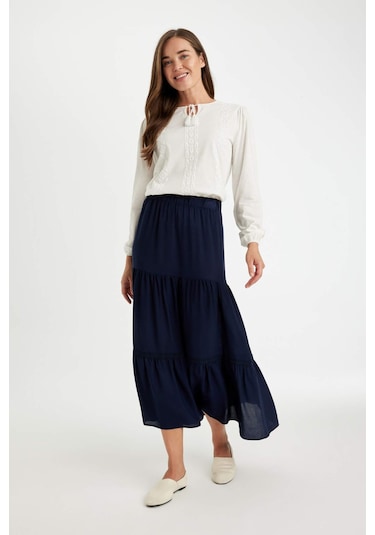 Defacto Regular Fit Esnek Belli Kiloş Siyah Krinkıl Viskon Maxi Etek D5504AX24AUNV135 Lacivert Defacto Regular Fit Esnek Belli Kiloş Siyah Krinkıl Viskon Maxi Etek D5504AX24AUNV135 Lacivert