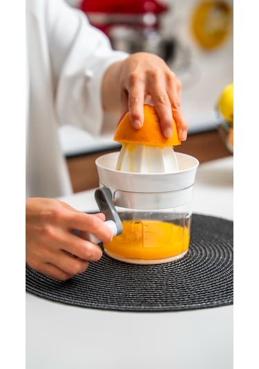 Ludıa Manuel Kollu Pratik Narenciye Sıkacağı Beyaz