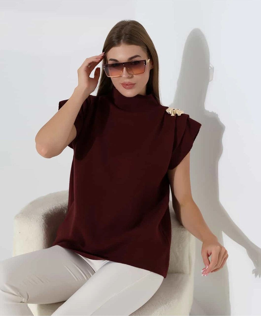 Zarif Omuz Detaylı Dik Yaka Triko Bluz Bordo
