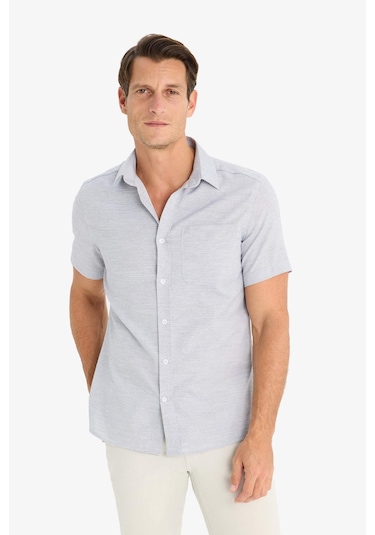 DeFacto Modern Fit Yazlık Polo Yaka Basic Düz Kısa Kollu Gömlek E5077AX25SMBK81 DeFacto Modern Fit Yazlık Polo Yaka Basic Düz Kısa Kollu Gömlek E5077AX25SMBK81