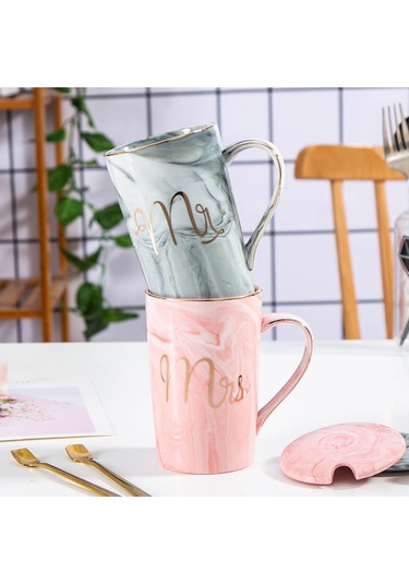 Moveevo Ev İçin Nikah/yıl Dönümü Hediyesi: 2'li Seramik Kupa Seti - Kapak Ve Kaşık Dahil, Gri Ve Pembe, Harf Baskılı, Yeniden Kullanılabilir Gri