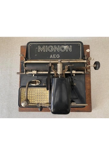 Aeg Mignon Model 4 Antika Daktilo - Koleksiyonluk Ahşap Kasalı Daktilo No1