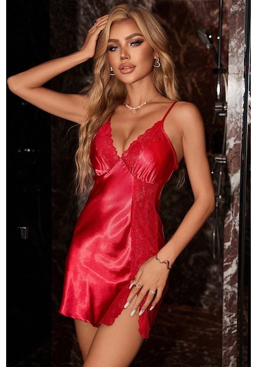 Merry See Dantelli Şık Yırtmaçlı Saten Gecelik Kırmızı