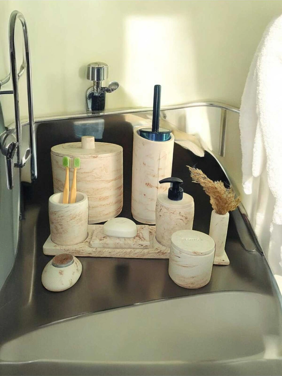 Mermer Desen Tam Beton Banyo Seti Tuvalet Wc Sıvı Sabunluk Diş Fırçalığı Aksesuar Takım Bej